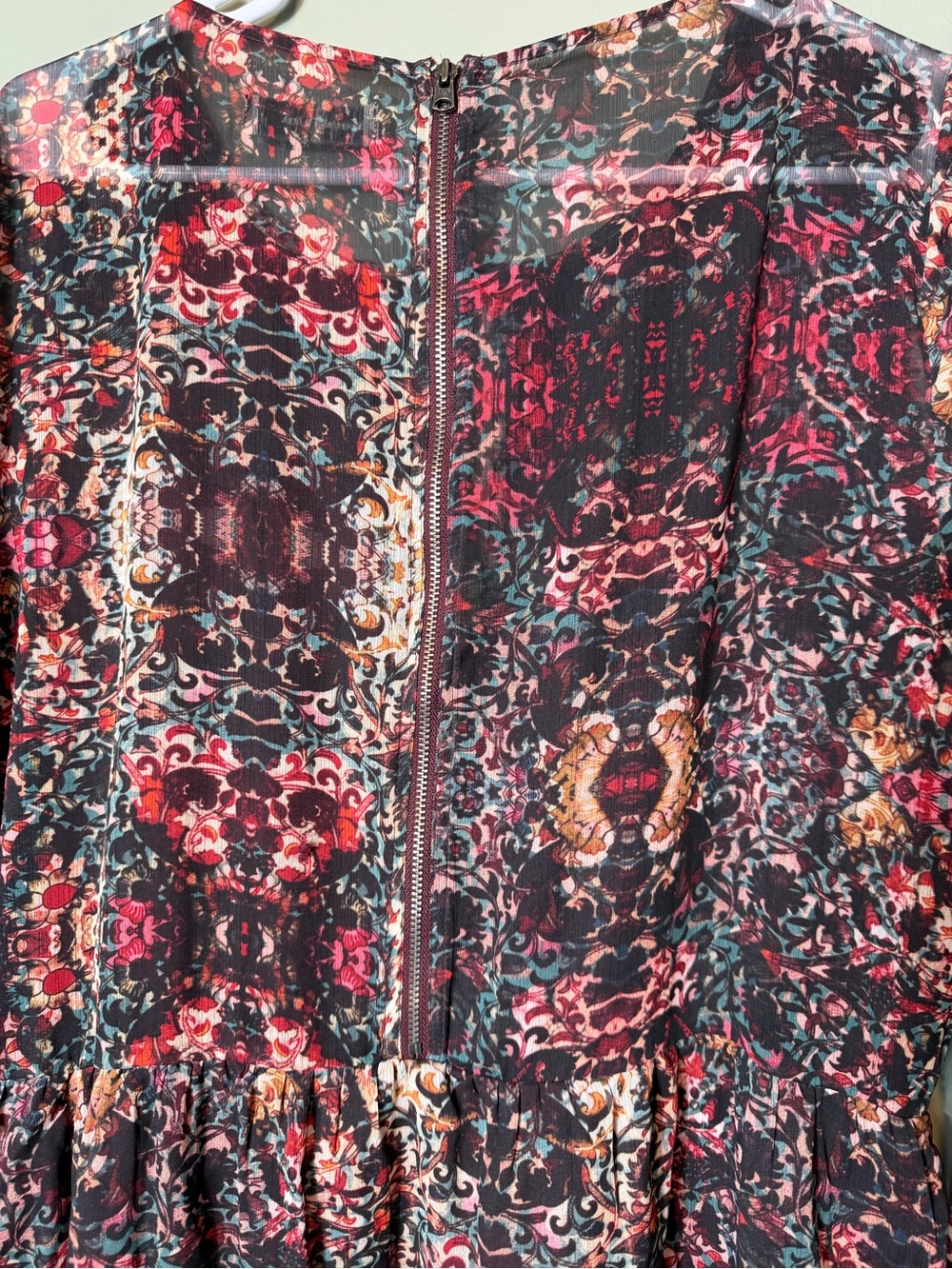 Abercrombie & Fitch Long-Sleeve Floral Print Dress - Red,‎ Black, Cream Large - Picture 7 of 8